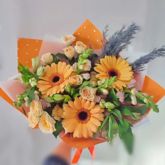 Светлана от интернет-магазина цветов в 