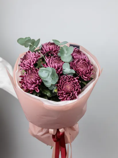 7 хризантем бигуди с эвкалиптом от интернет-магазина цветов в 