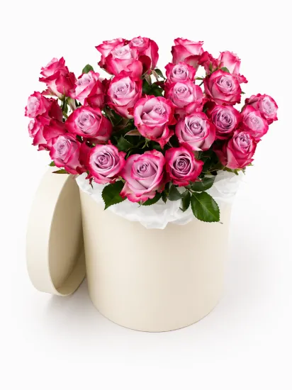 Черничная коробка от интернет-магазина цветов в 