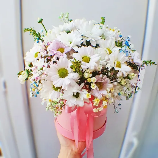 Микс в коробочке от интернет-магазина цветов в 