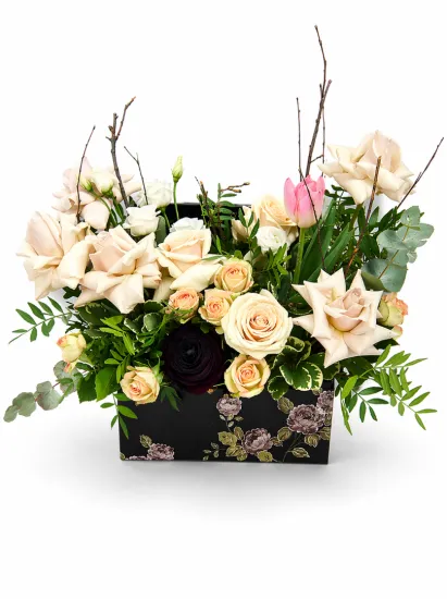 Сундук с розами от интернет-магазина цветов в 