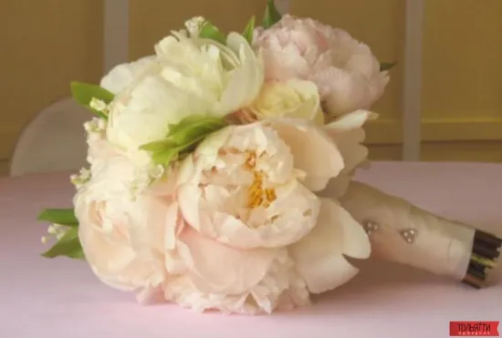 Мелани от интернет-магазина цветов в 