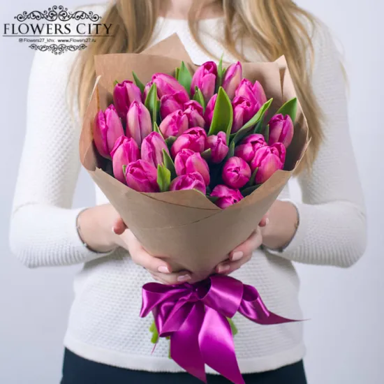 Розовый подарок от интернет-магазина цветов в 