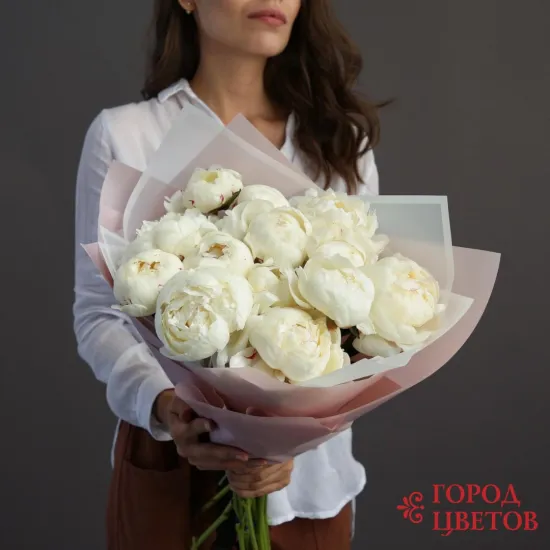 Белые пионы Duchesse от интернет-магазина цветов в 